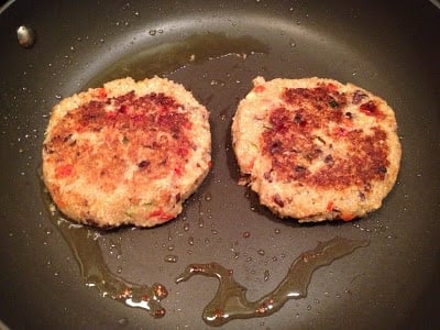 black-bean-and-quinoa-veggie-burgers-step-by-step-recipe