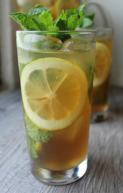 lemon-mint-iced-tea-with-rum