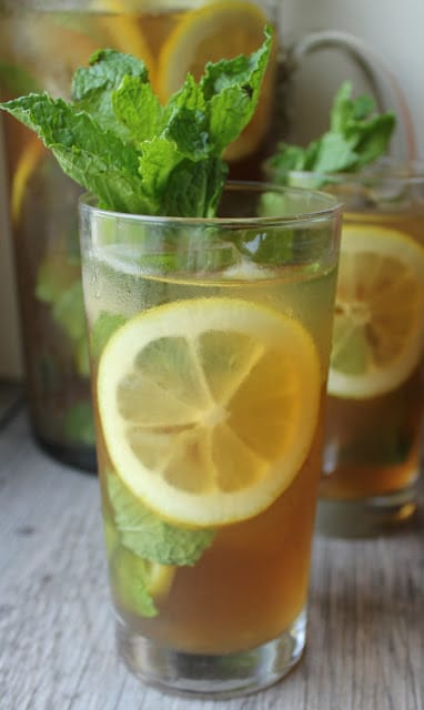 lemon-mint-iced-tea-with-rum
