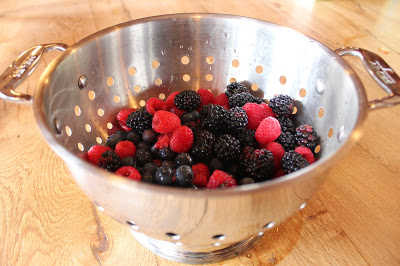 Summer-berry-crisp-step-1
