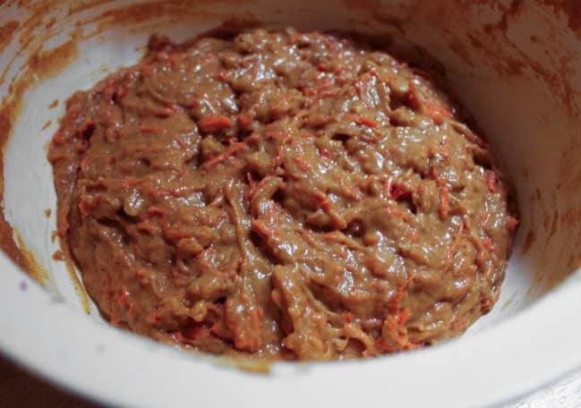 Carrot-cake-whoopie-pies-with-maple-cream-cheese-frosting-step-7