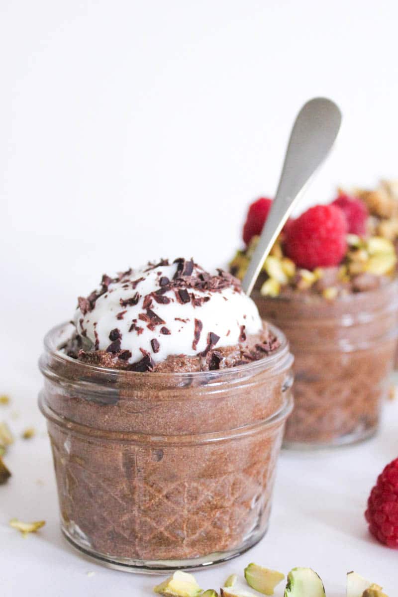 Vegan-Chocolate-Avocado-Pudding-with-Chia-Seeds-5