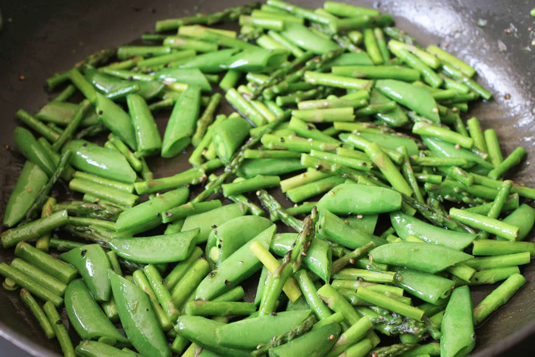 vegan-cauliflower-rice-bowl-with-arugula-pesto-step-1